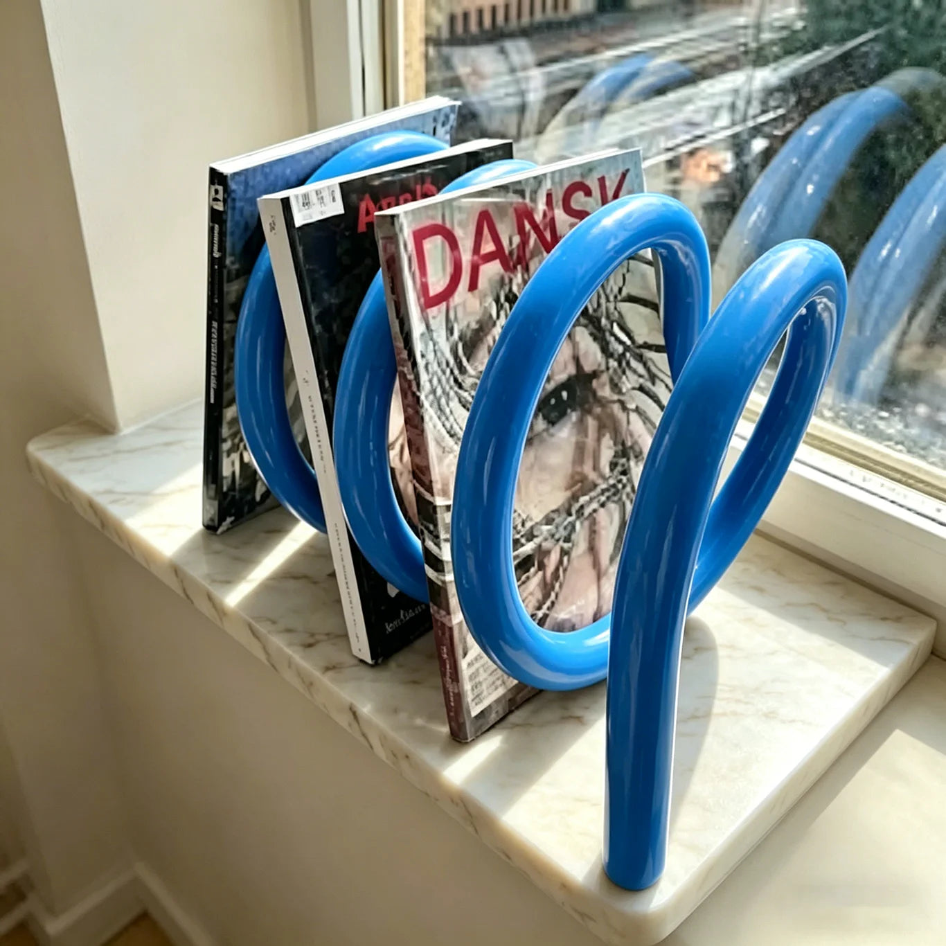 The Spiral – Rotating Metal Bookstand & Desktop File Organizer